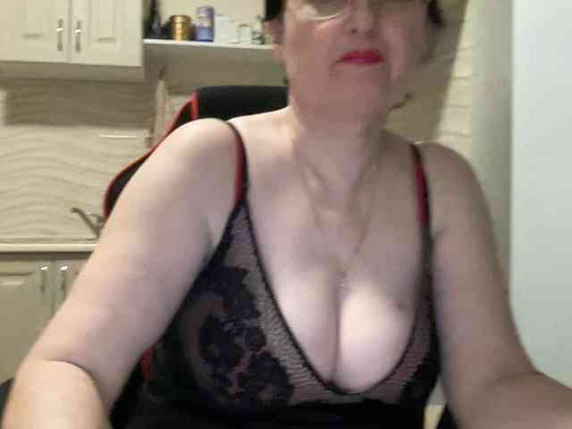 HotMilfPussy webcam