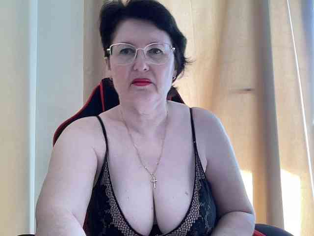 HotMilfPussy webcam