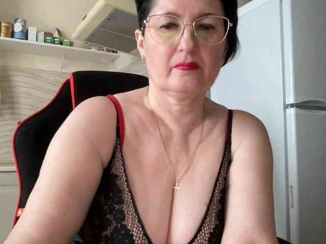 HotMilfPussy webcam