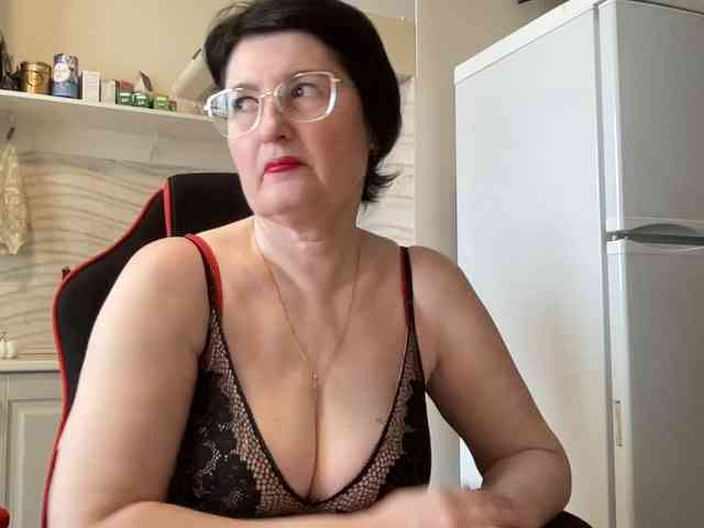 HotMilfPussy webcam