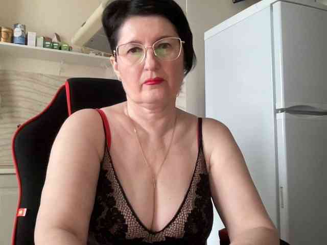 HotMilfPussy webcam