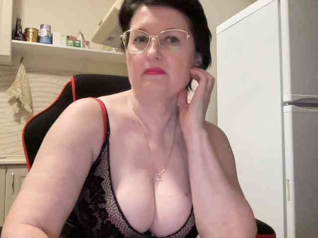 HotMilfPussy webcam