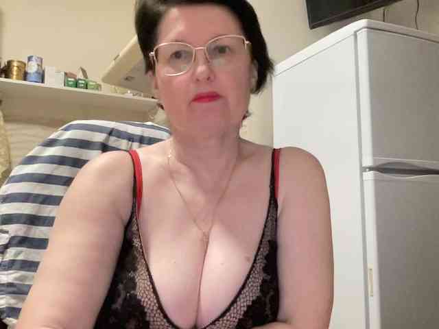 HotMilfPussy webcam