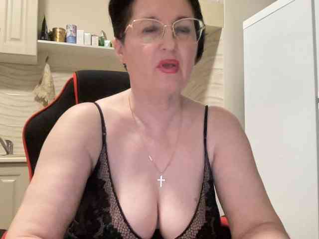 HotMilfPussy webcam