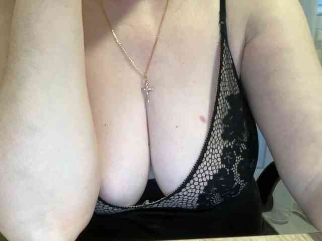 HotMilfPussy webcam