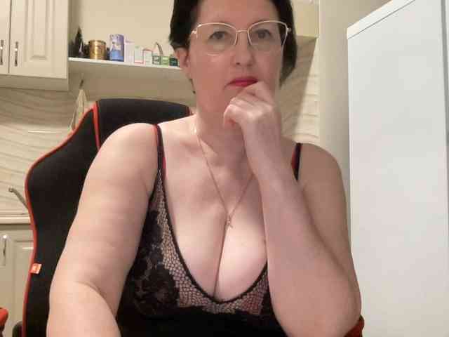 HotMilfPussy webcam