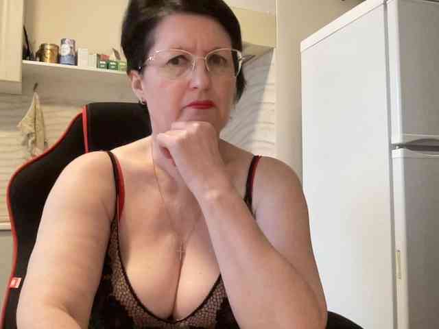 HotMilfPussy webcam
