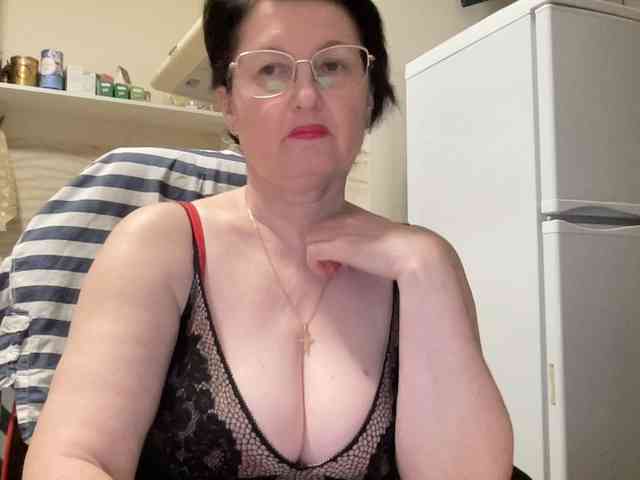 HotMilfPussy webcam