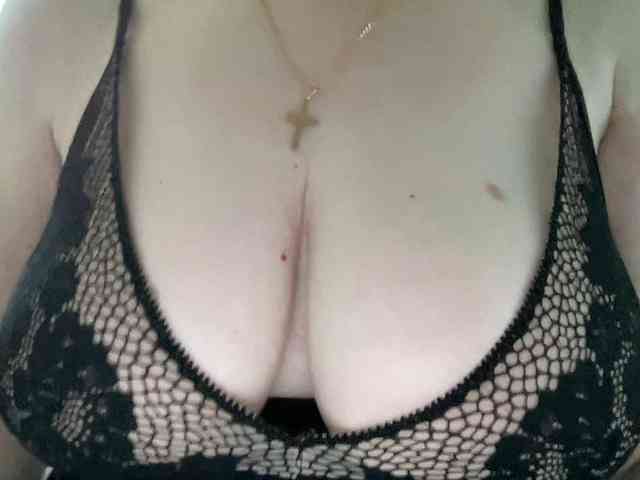 HotMilfPussy webcam