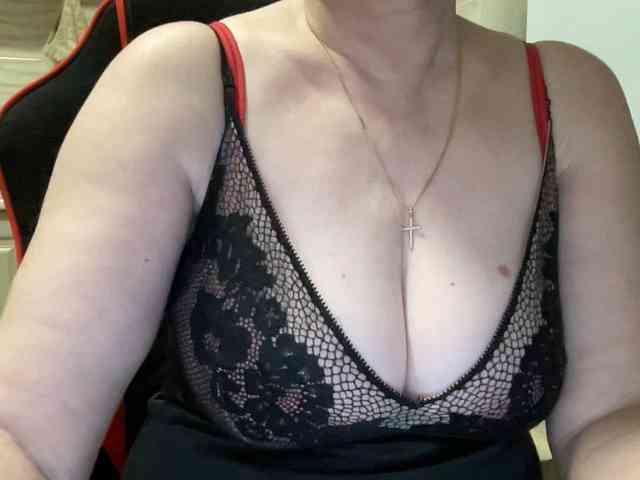 HotMilfPussy webcam
