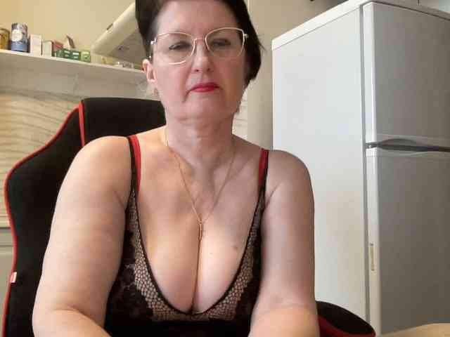 HotMilfPussy webcam