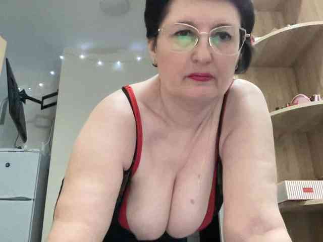 HotMilfPussy webcam