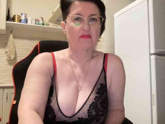HotMilfPussy webcam