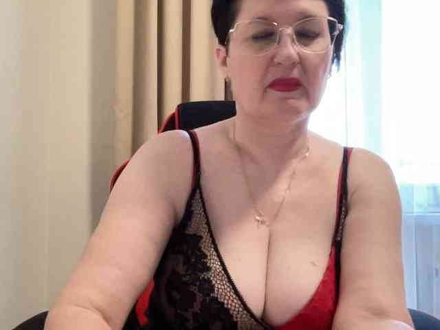 HotMilfPussy webcam