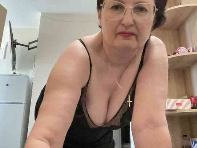 HotMilfPussy webcam