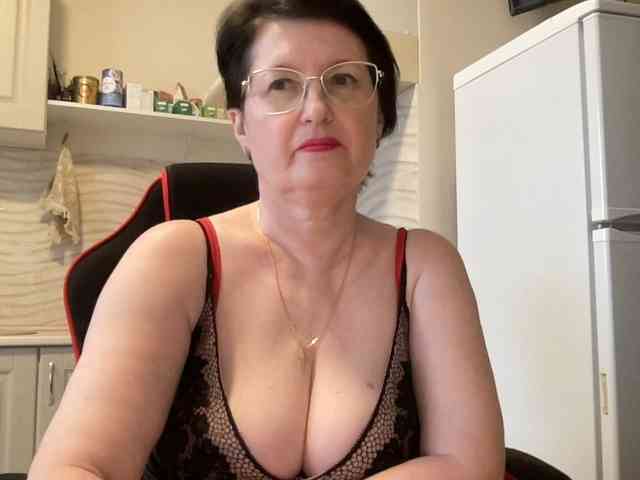 HotMilfPussy webcam