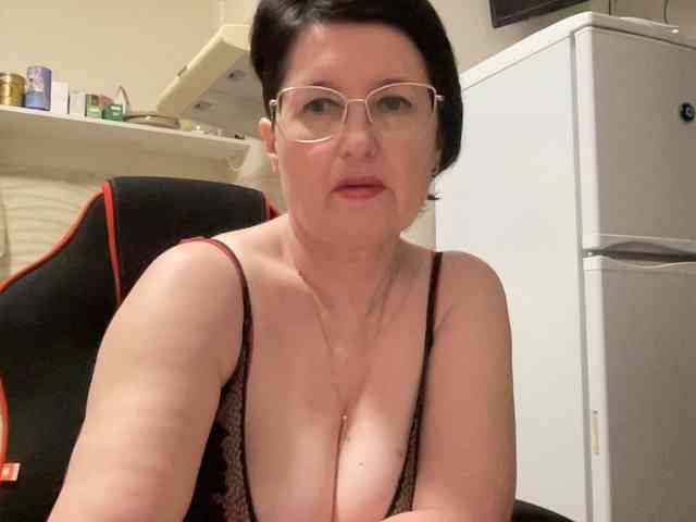 HotMilfPussy webcam