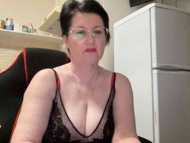 HotMilfPussy webcam