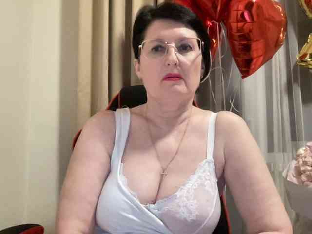 HotMilfPussy webcam