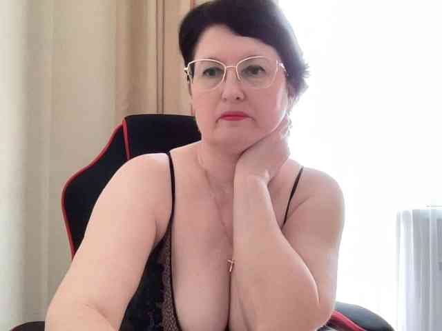 HotMilfPussy webcam