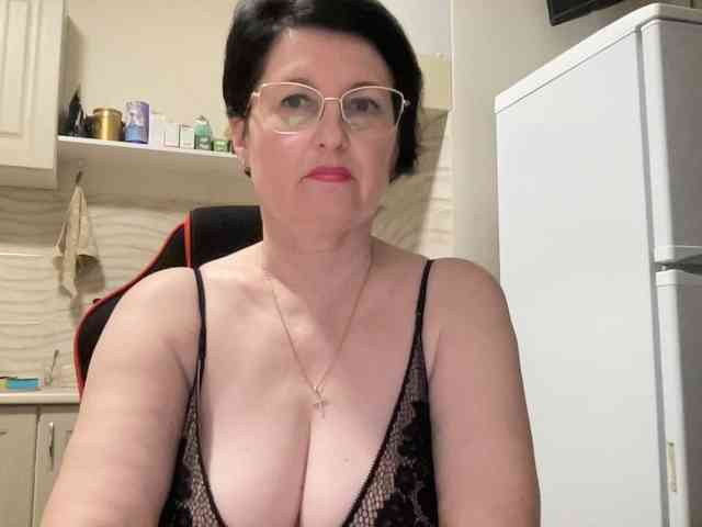 HotMilfPussy webcam