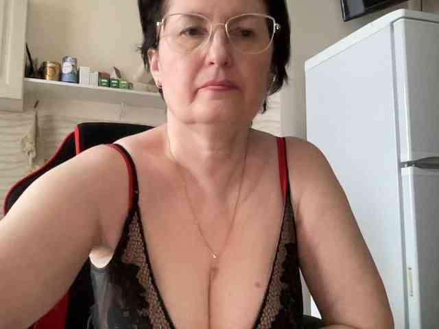 HotMilfPussy webcam