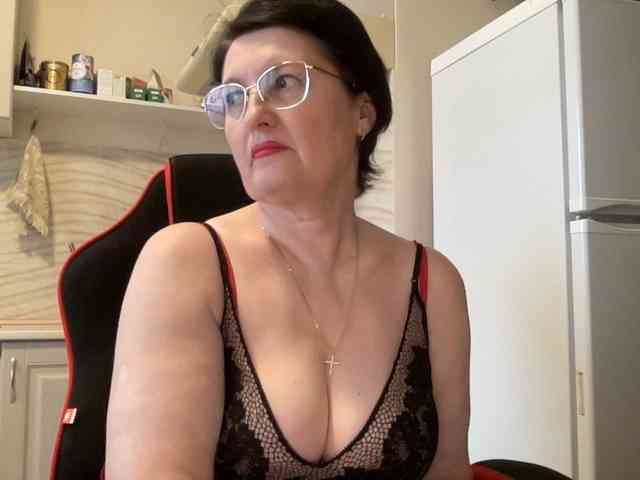 HotMilfPussy webcam