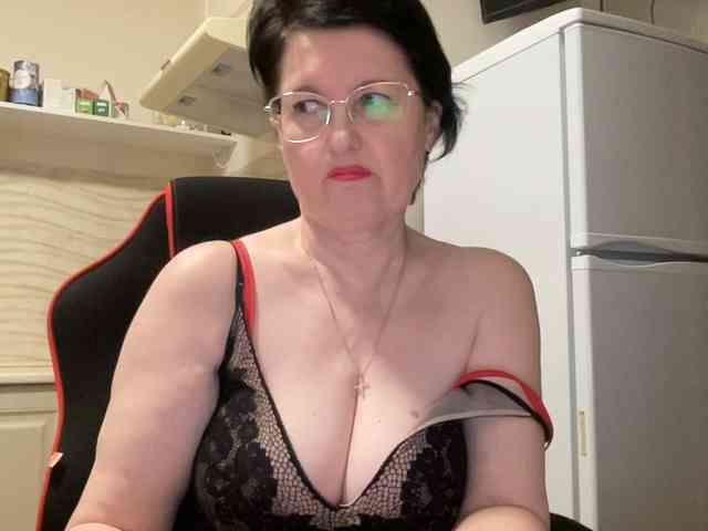HotMilfPussy webcam