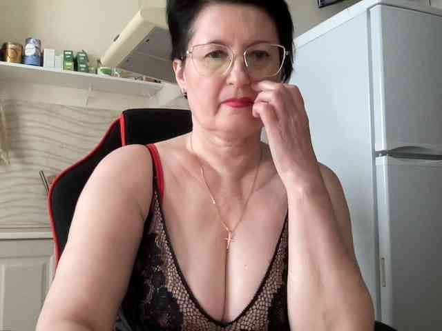 HotMilfPussy webcam