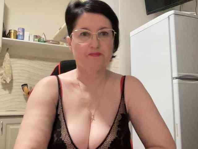 HotMilfPussy webcam