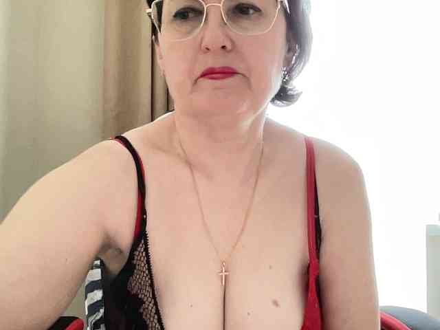 HotMilfPussy webcam
