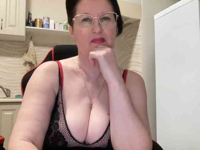 HotMilfPussy webcam