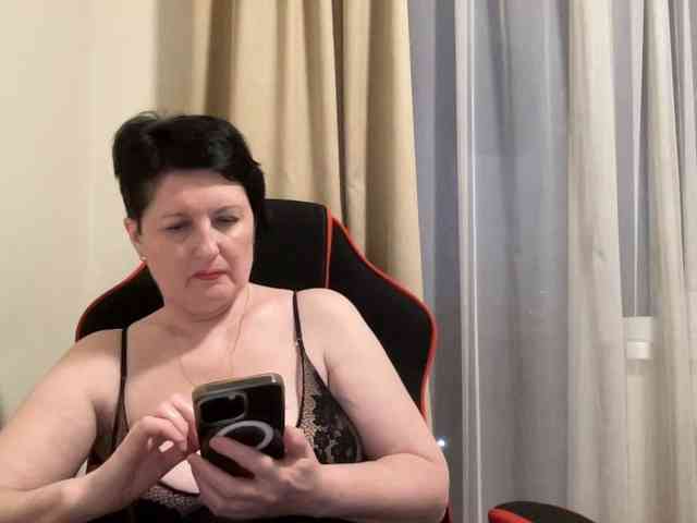 HotMilfPussy webcam