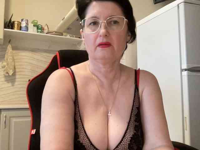 HotMilfPussy webcam