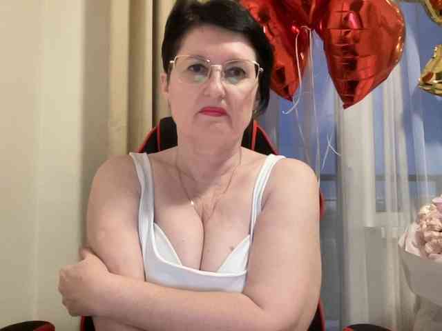 HotMilfPussy webcam