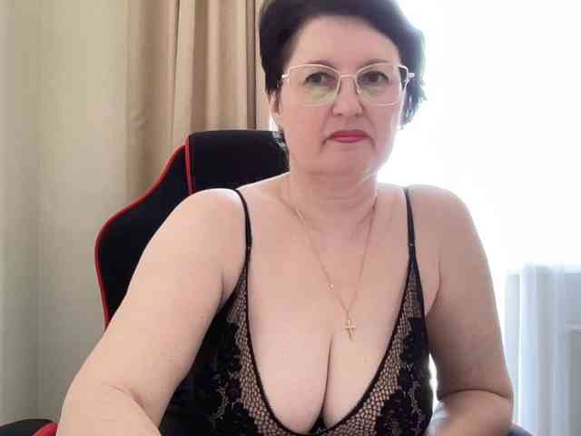 HotMilfPussy webcam