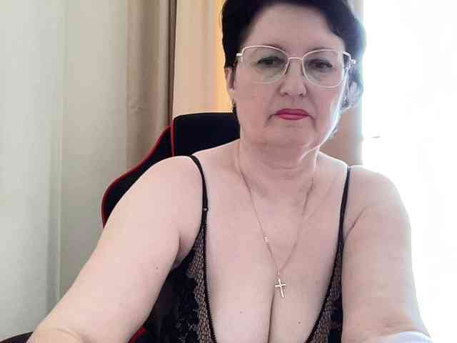 HotMilfPussy webcam