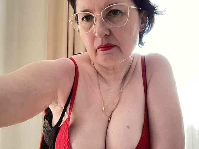 HotMilfPussy webcam