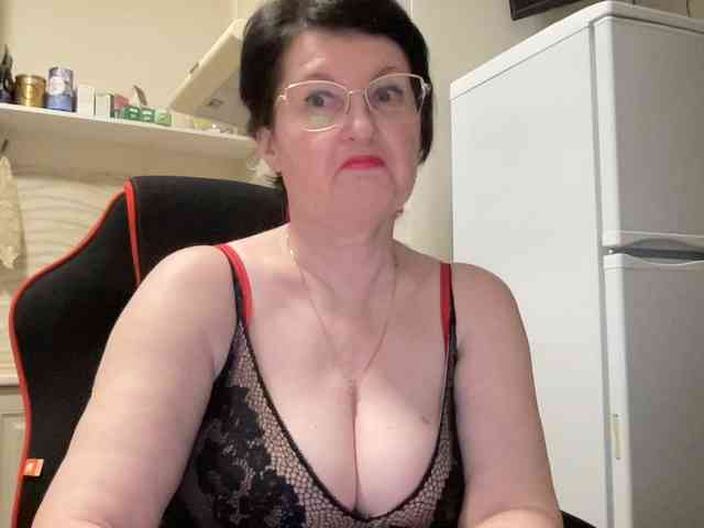HotMilfPussy webcam