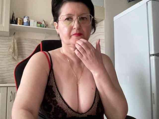 HotMilfPussy webcam