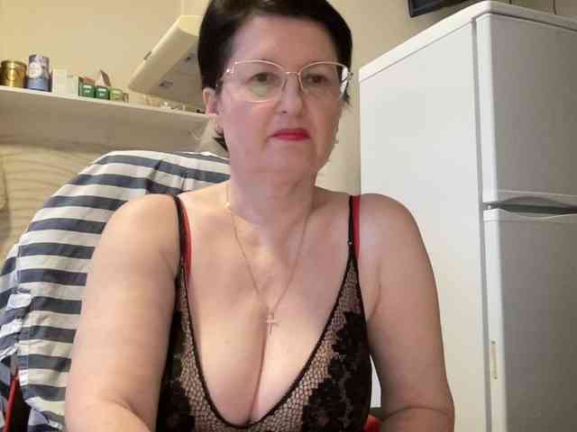 HotMilfPussy webcam