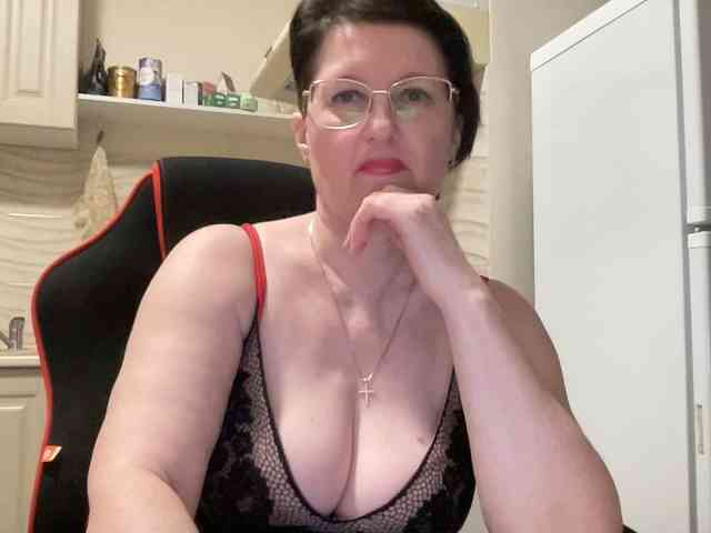 HotMilfPussy webcam