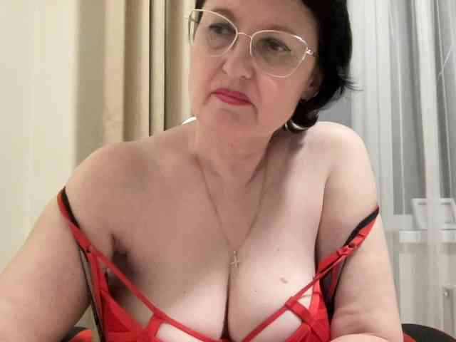 HotMilfPussy webcam