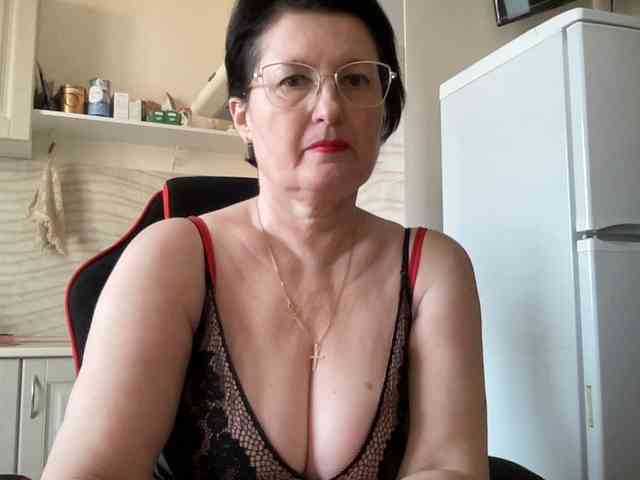 HotMilfPussy webcam