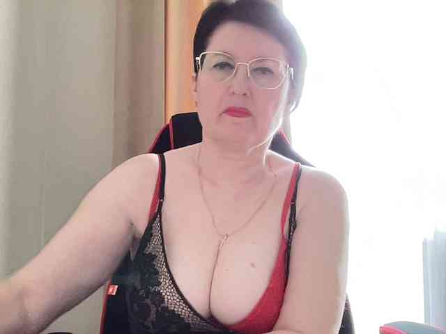 HotMilfPussy webcam