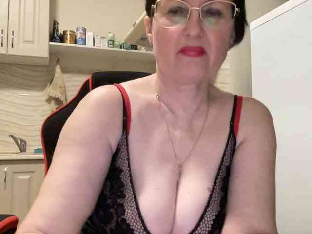 HotMilfPussy webcam