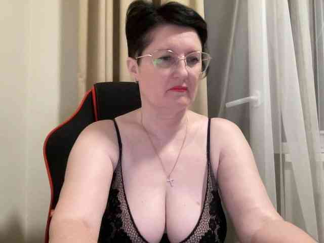 HotMilfPussy webcam