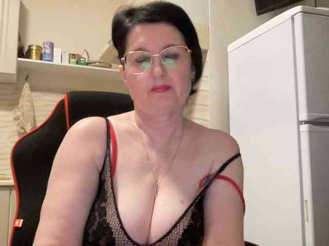HotMilfPussy webcam