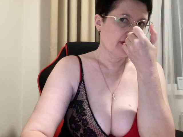 HotMilfPussy webcam