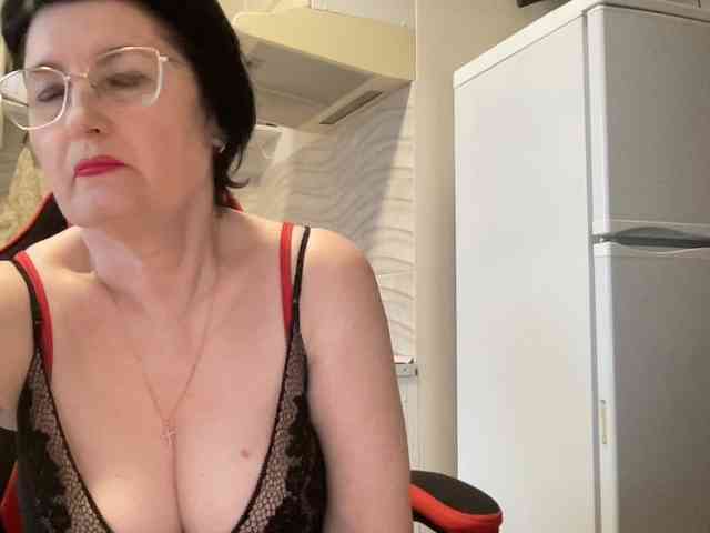 HotMilfPussy webcam